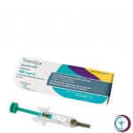 علبة كرتونية بيضاء وزرقاء ومحقنة جاهزة لحقن تريمفايا 100 mg Tremfya المتاحة للشحن الطبي الموثوق من صيدلية اونكولوجيست في السعودية والرياض.