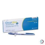 علبة كرتونية بيضاء وزرقاء لحاقن وغرسة اوزورديكس 0.7 mg Ozurdex المتاحة للشحن الطبي الموثوق في السعودية والرياض.
