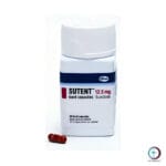 علبة كرتونية بيضاء وزرقاء لكبسولات سوتنت 12.5 mg بجانب زجاجة الدواء الأصلية المتاحة للشحن الطبي الموثوق في السعودية والرياض