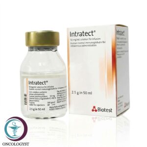 علبة كرتونية بيضاء وقارورة محلول تسريب وريدي لدواء انتراتيكت 2.5 g Intratect المتاحة للشحن الطبي الموثوق من صيدلية اونكولوجيست في السعودية والرياض.
